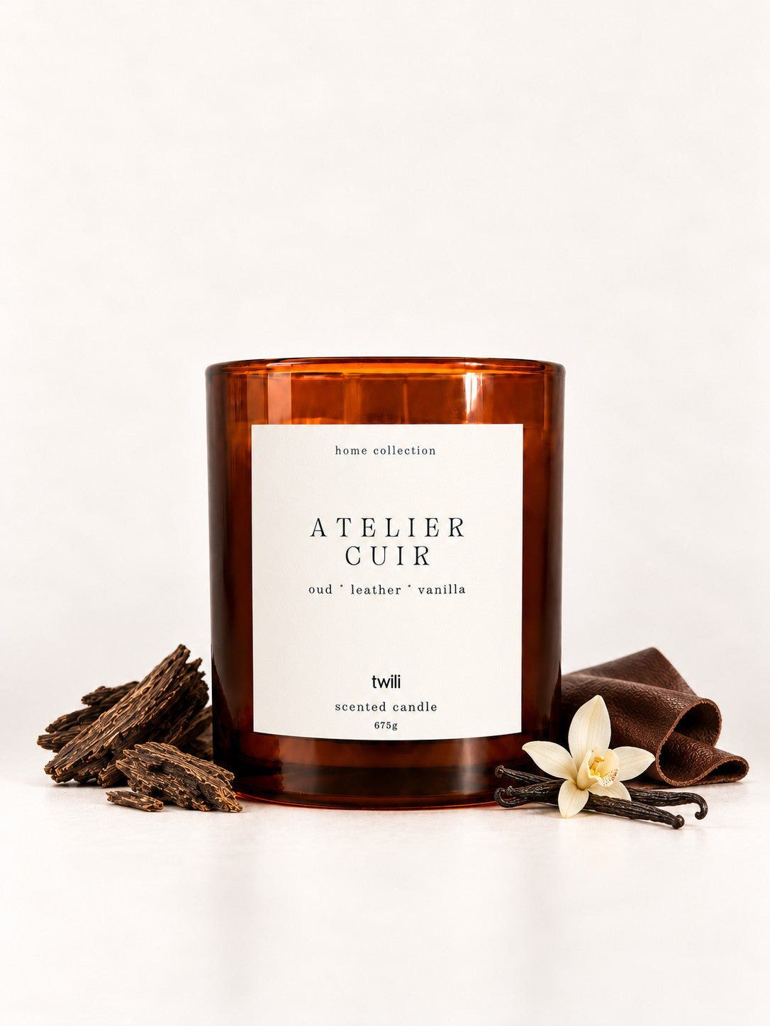 twili Atelier Cuir scented candle M, 675 g