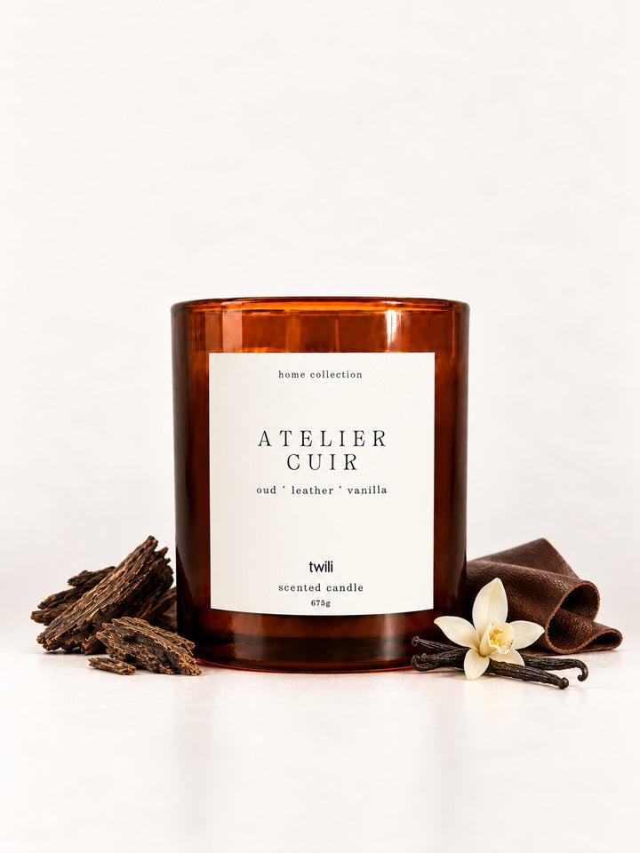 twili Atelier Cuir scented candle M, 675 g