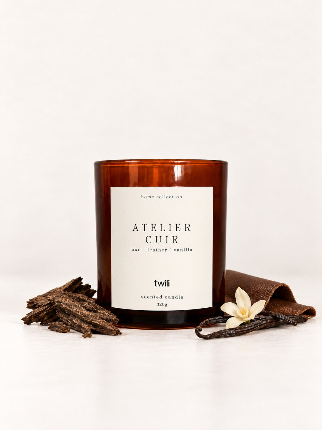twili Atelier Cuir scented candle S, 320 g