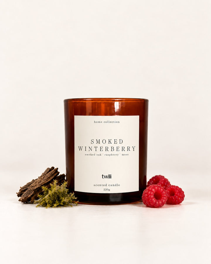 twili Smoked Winterberry scented candle S, 320 g